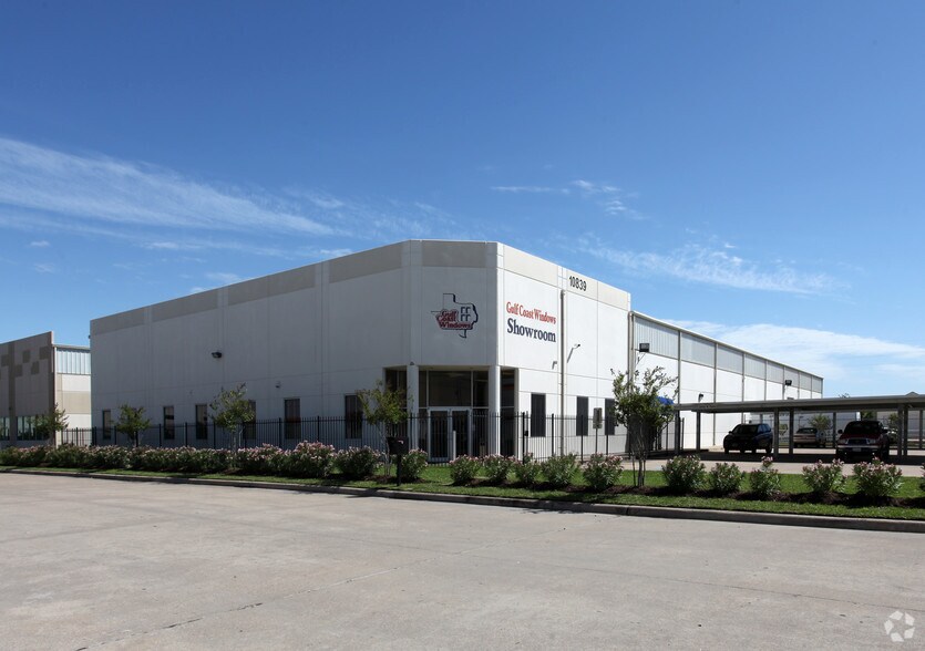 Primary Photo Of 10839 Train Ct, Houston Distribution For Lease