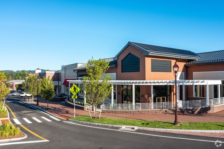 More Photos Of 21 Ensign Dr, Avon Unknown For Lease