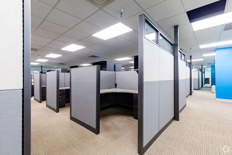 More Photos Of 222 NE Monroe St, Peoria Office For Sale