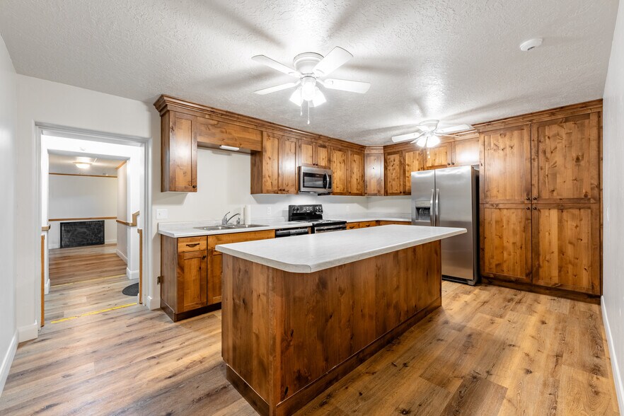 More Photos Of 985 W Utah Ave, Hildale Apartments For Sale