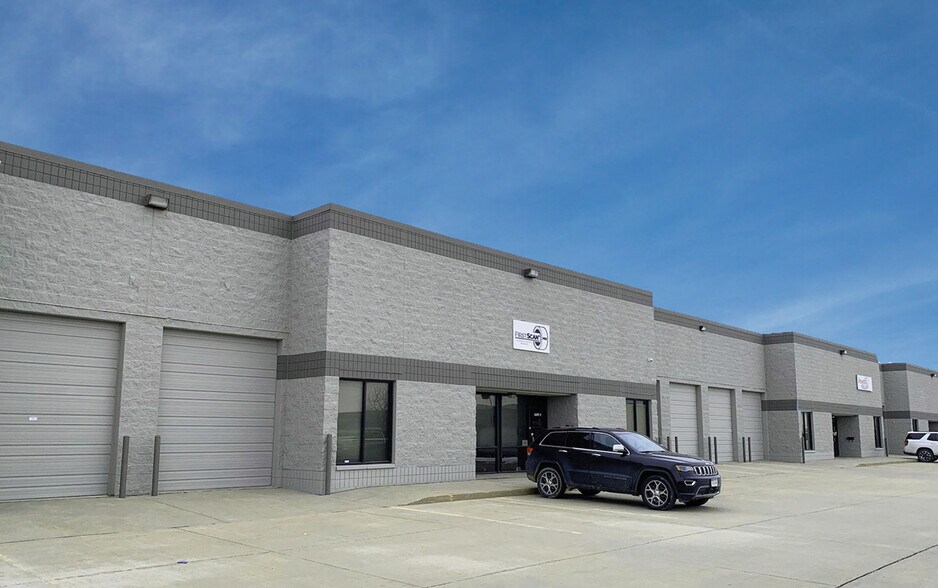 More Photos Of 9840 S 140th St, Omaha Flex For Sale