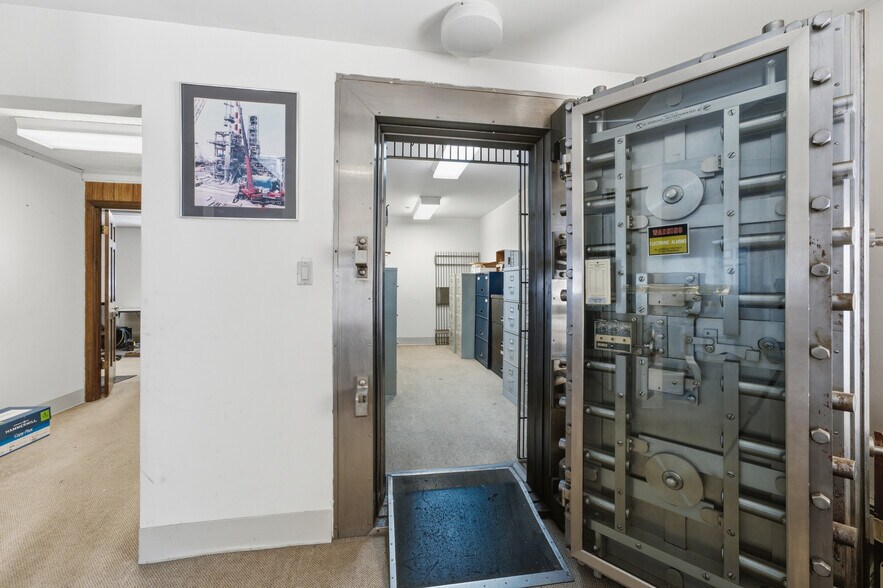 More Photos Of 100 Mantua Blvd, Mantua Office For Sale