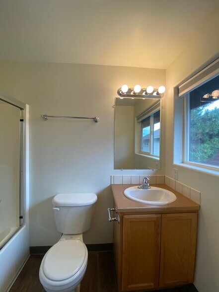 More Photos Of 2904 SW Juniper Ave, Redmond Multifamily For Sale