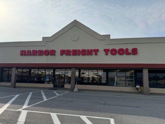 More Photos Of 6000 Mahoning Ave, Youngstown Unknown For Lease