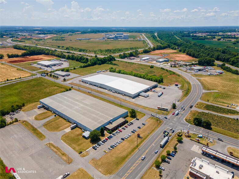 More Photos Of 1136 Dunlop Ln, Clarksville Warehouse For Lease