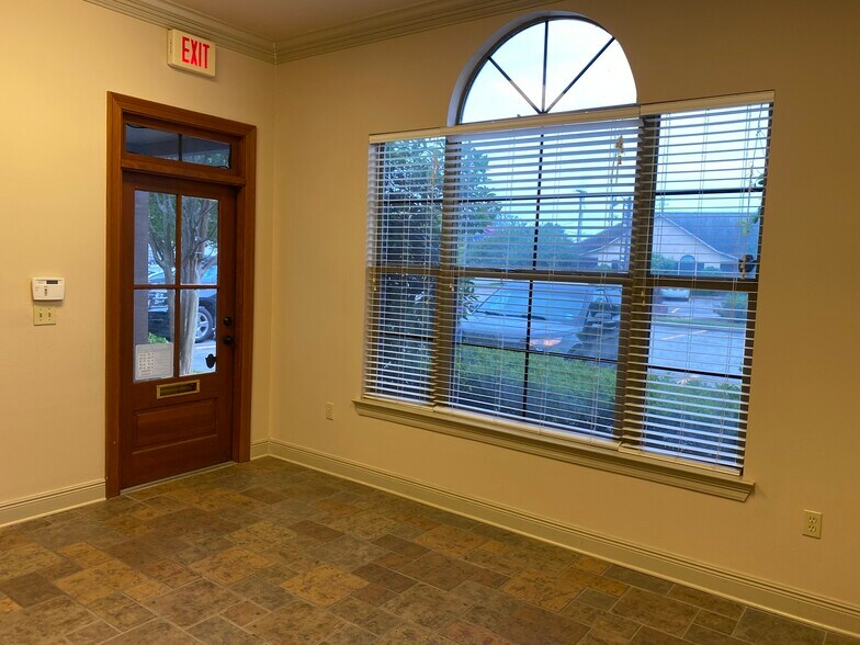 More Photos Of 14635 S Harrells Ferry Rd, Baton Rouge Office For Lease