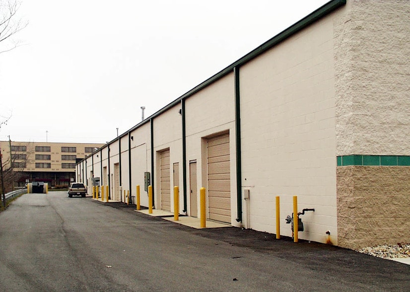 More Photos Of 7215 E 21st St, Indianapolis Light Manufacturing For Lease