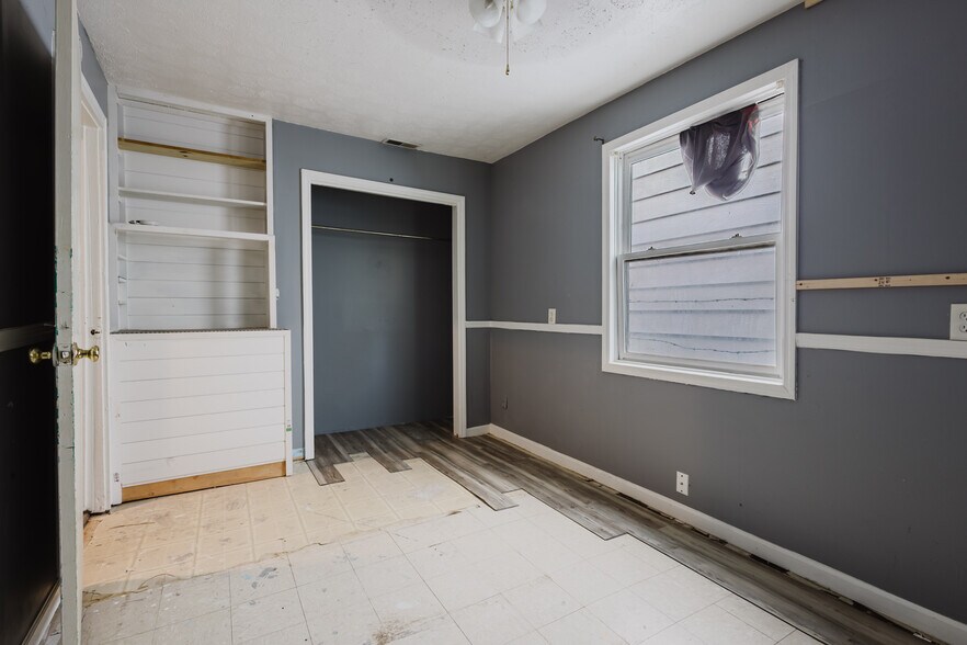 More Photos Of , Lexington Specialty For Sale