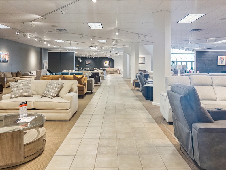 More Photos Of 1767 S 48th St, Tacoma Freestanding For Lease