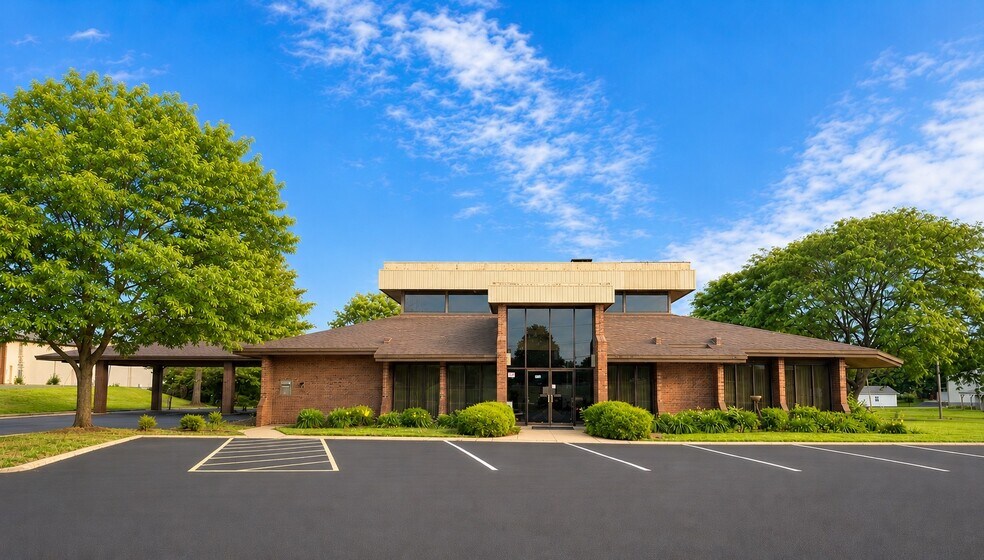 Primary Photo Of 1100 Spotsylvania St, New Athens Bank For Lease