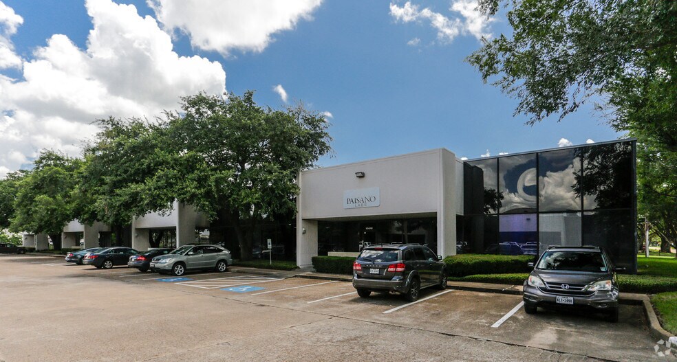 More Photos Of 10610-10618 Rockley Rd, Houston Unknown For Lease