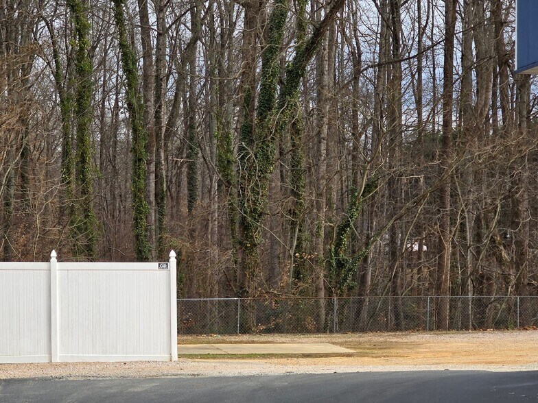 More Photos Of 304-314 N Salisbury Ave, Granite Quarry Storefront For Sale