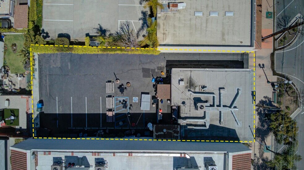 More Photos Of 24123 Narbonne Ave, Lomita Bar For Sale