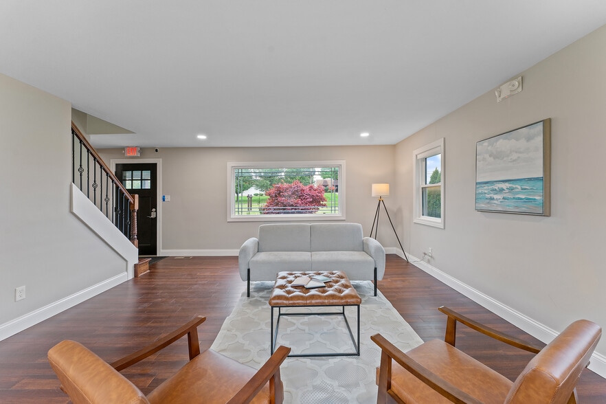 More Photos Of 784 McClurg Rd, Youngstown Office For Sale