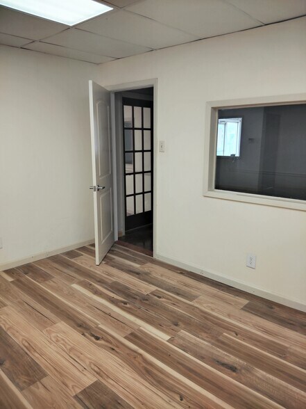 More Photos Of 2511 National Dr, Garland Industrial For Sale