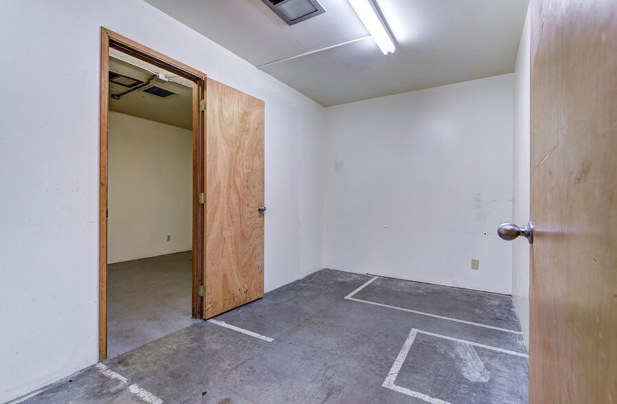 More Photos Of 3101 111th St SW, Everett Manufacturing For Lease