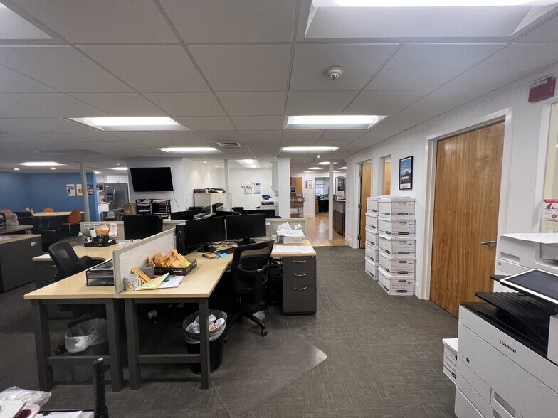 More Photos Of 316-320 Washington St, Brookline Loft Creative Space For Lease