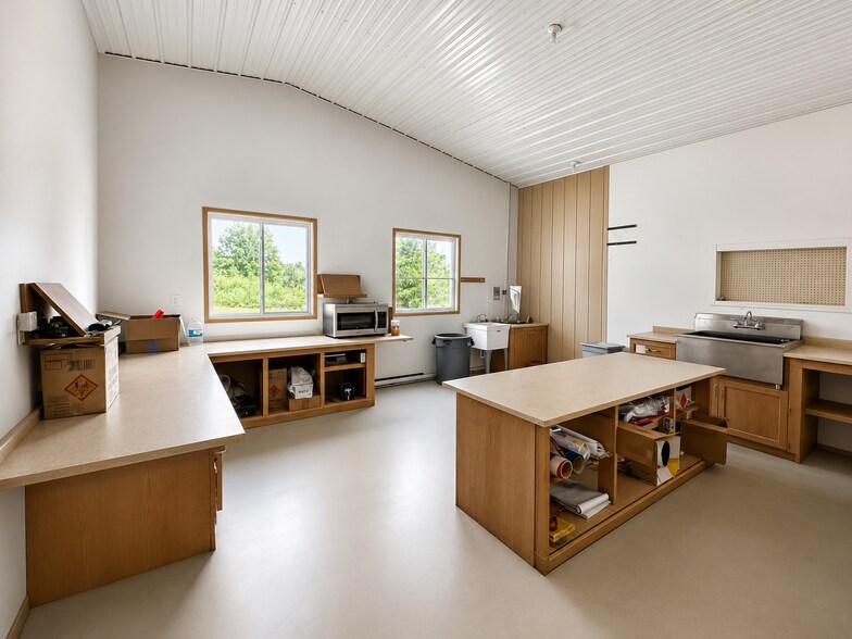 More Photos Of 10285 US-60, Irvington Freestanding For Sale