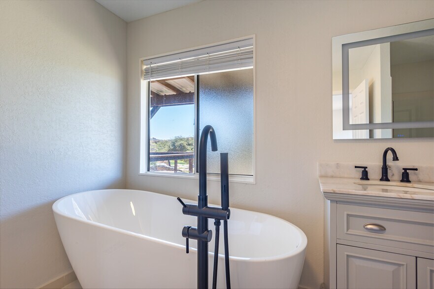 More Photos Of 19191 High Glen Rd, Alpine Specialty For Sale