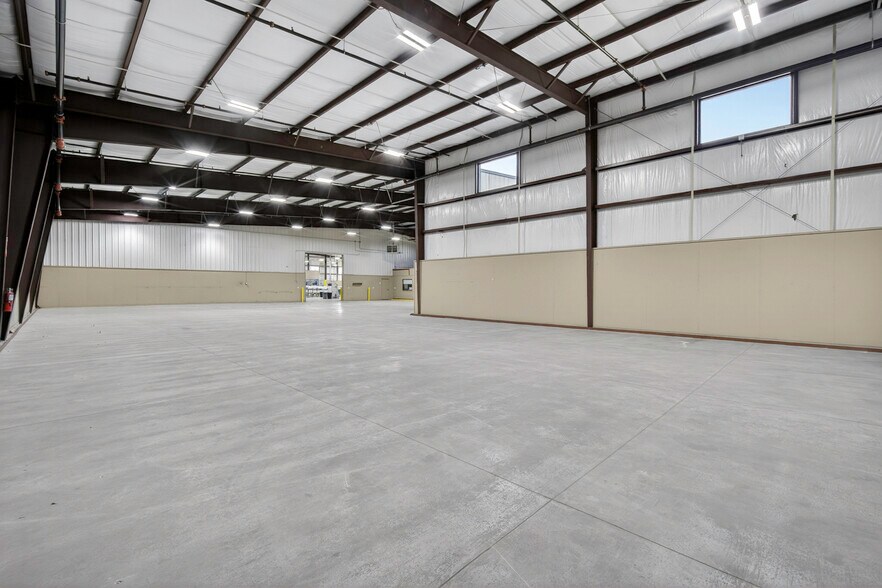 More Photos Of 2451 Van Buren St, Norman Warehouse For Lease
