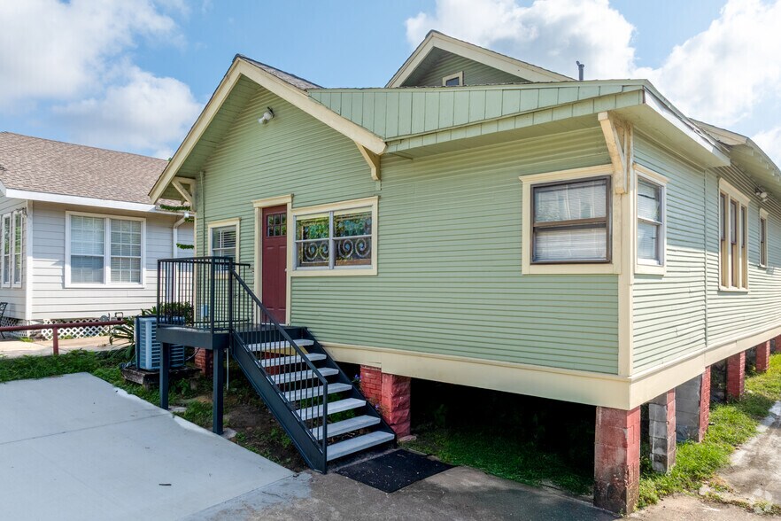 More Photos Of 533 Studewood St, Houston Specialty For Lease