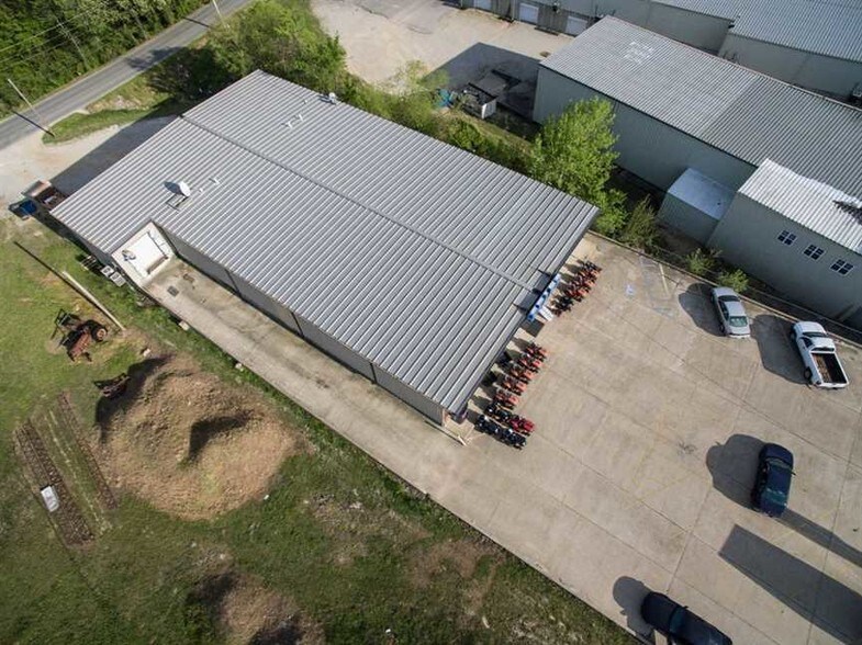 More Photos Of 720 S Westwood Blvd, Poplar Bluff Showroom For Sale