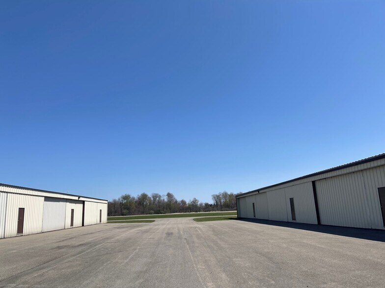 More Photos Of 600 Airport Rd, Wintersville Airplane Hangar For Lease