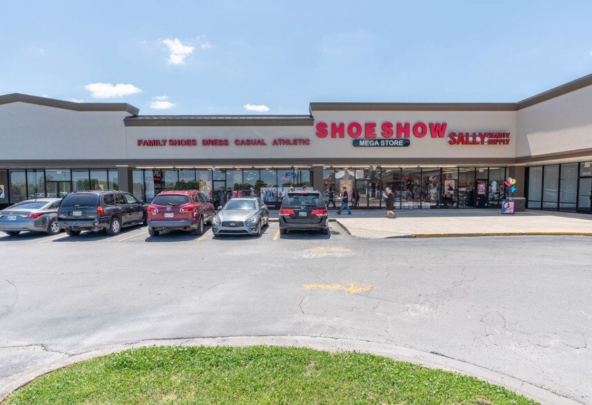 More Photos Of 2675 Decherd Blvd, Winchester Unknown For Lease