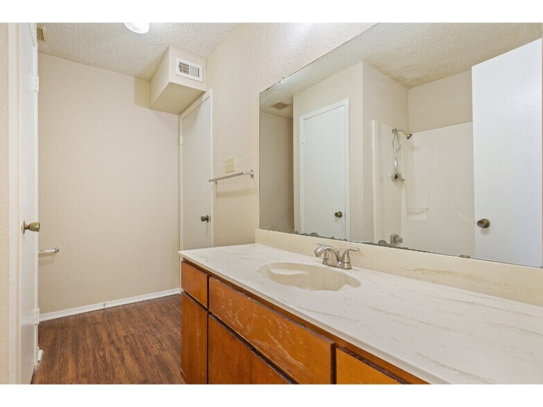 More Photos Of 5506 Kingman St, Waco Apartments For Sale