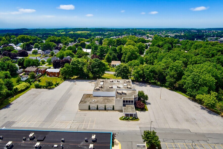 More Photos Of 505 Jermor Ln, Westminster Restaurant For Lease