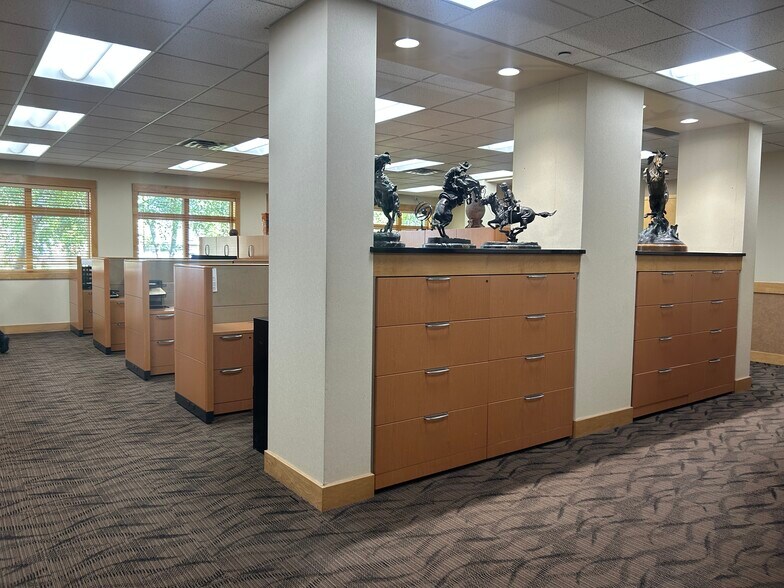 More Photos Of 181 S River Ridge Cir, Burnsville Office For Sale
