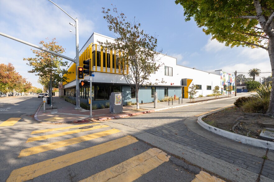 More Photos Of 4700 San Pablo Ave, Emeryville Warehouse For Lease