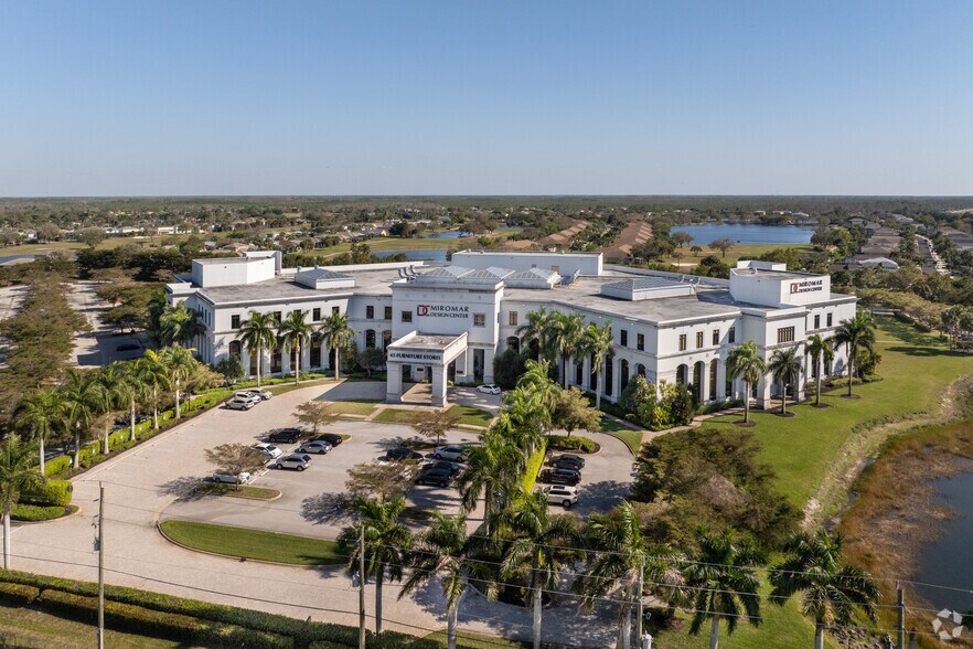 More Photos Of 10800 Corkscrew Rd, Estero General Retail For Lease