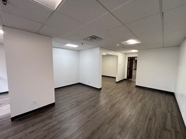 More Photos Of 2180 S Ivanhoe St, Denver Flex For Sale