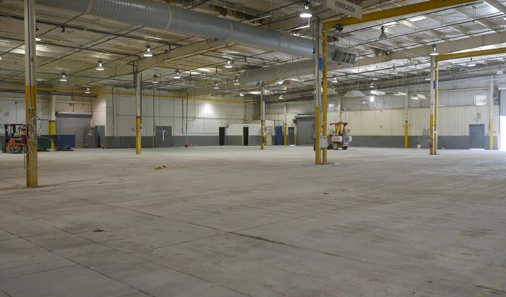 More Photos Of 9400 Holly Rd, Adelanto Warehouse For Lease