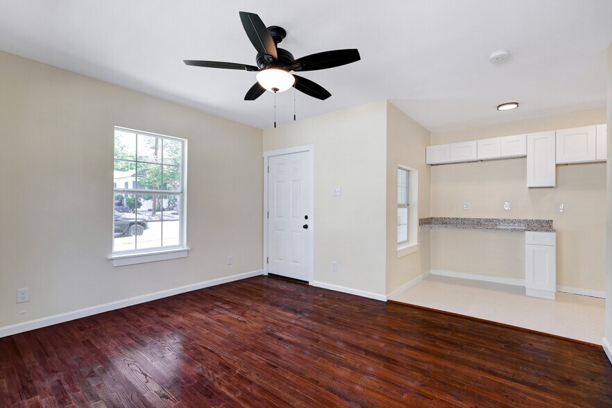 More Photos Of 834 W Russell Pl, San Antonio Apartments For Sale