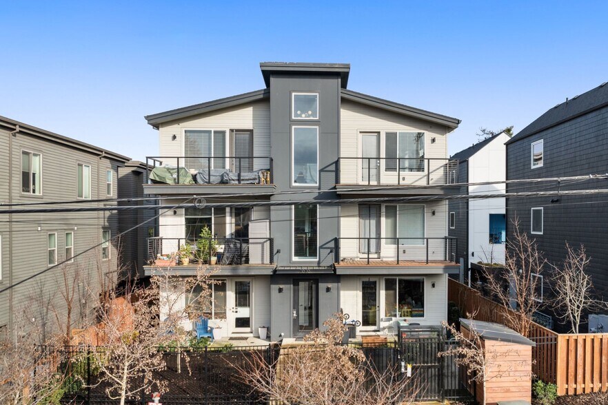 Primary Photo Of 7070 N Montana Ave, Portland Apartments For Sale