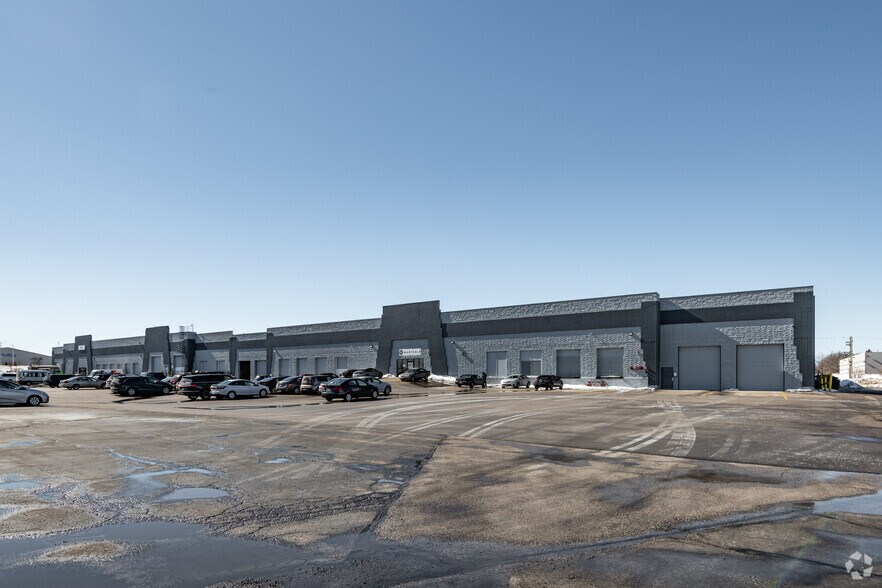 More Photos Of 430 W Grange Ave, Milwaukee Distribution For Lease