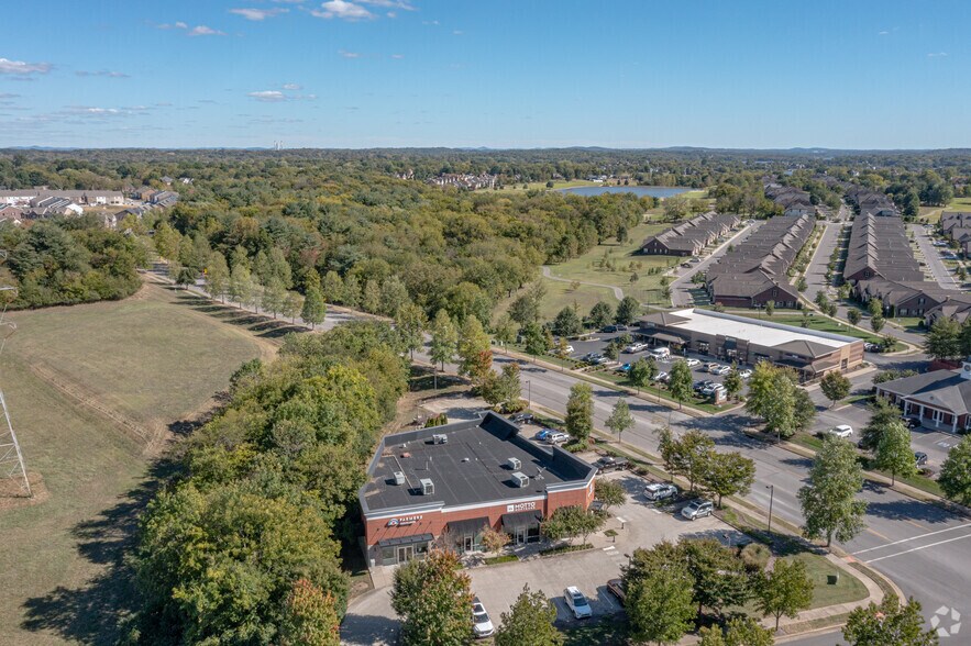 More Photos Of 880 Greenlea Blvd, Gallatin Freestanding For Lease