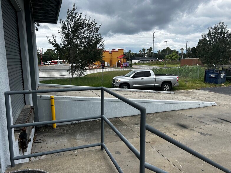 More Photos Of 8249 Parkline Blvd, Orlando Warehouse For Lease
