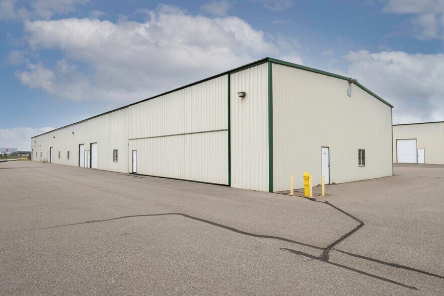 More Photos Of 7161 S Peoria St, Englewood Airplane Hangar For Sale