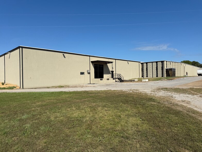 Primary Photo Of 400 Rivers Rd, Centerville Warehouse For Lease