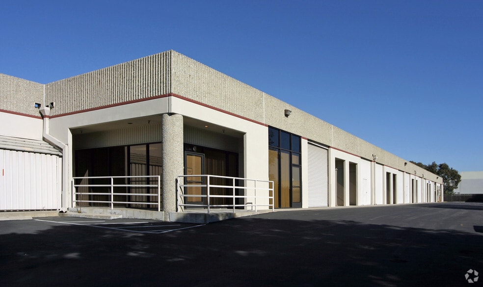 More Photos Of 8939 Vernon Ave, Montclair Warehouse For Lease