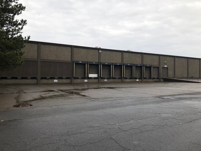 More Photos Of 6700-6800 NE 59th Pl, Portland Warehouse For Lease