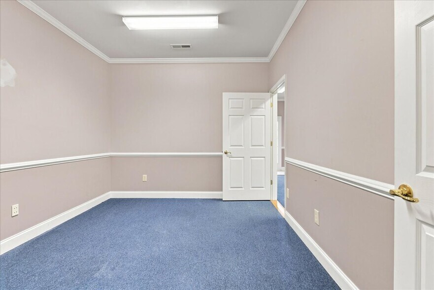 More Photos Of 1563 Jefferson Hwy, Fishersville Office For Lease