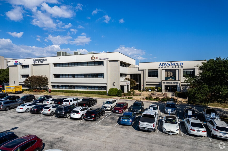 More Photos Of 3801 W 15th St, Plano Medical For Lease