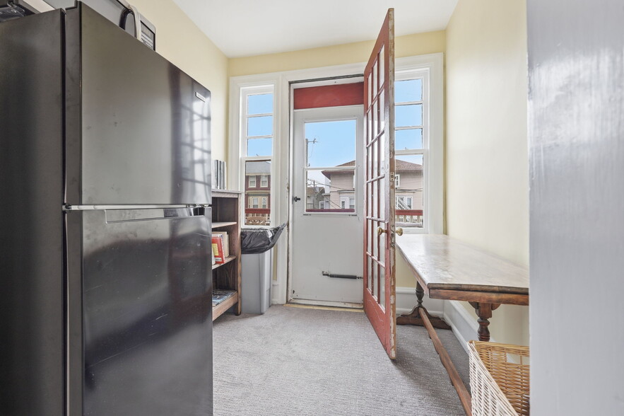 More Photos Of 105 S Little Rock, Ventnor Hospitality For Sale