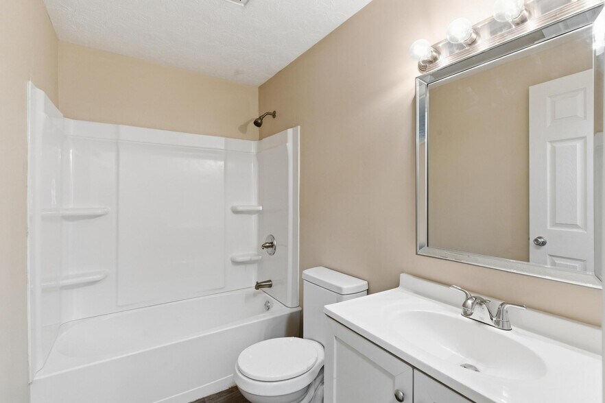More Photos Of 1631 Jackson Ln, Middletown Multifamily For Sale