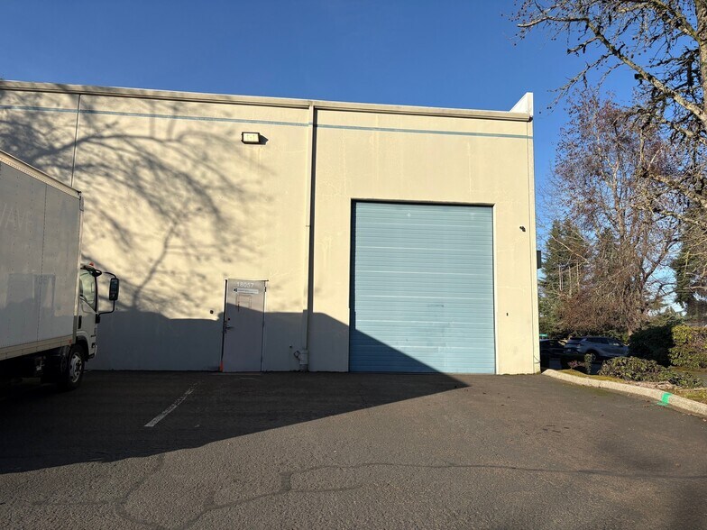 More Photos Of 18057 SW Teton Ave, Tualatin Industrial For Lease