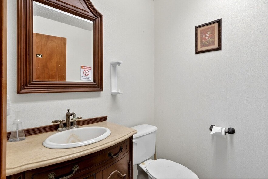 More Photos Of 8316 W I-20, Midland Warehouse For Sale